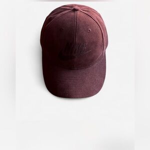 Vintage Nike Men's Burgundy Cap